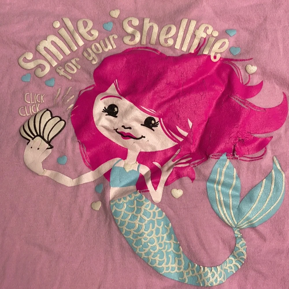 Red Legends 6X Mermaid Shelfie T Shirt